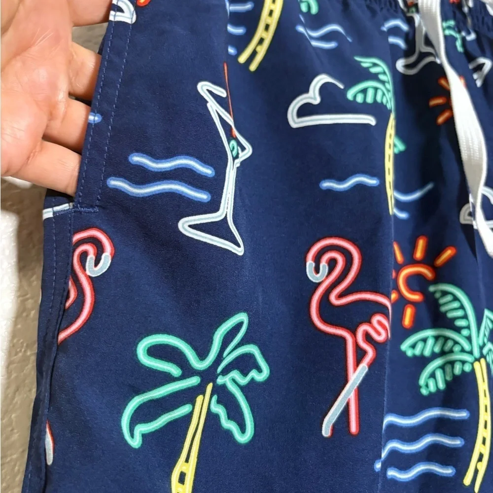 Men’s Chubbies 5.5‎ in. Swim Trunks, Neon Lights, 4-way stretch Pockets Tropical